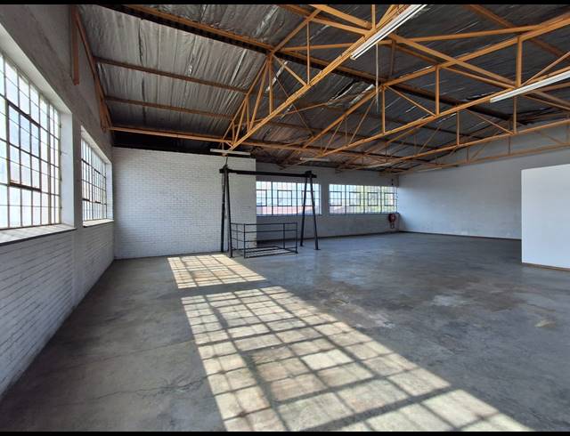 900M² WAREHOUSE TO LET IN BENROSE